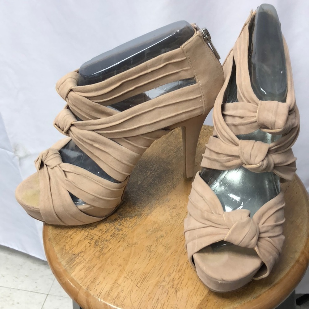 JustFab - Picture 2 of 5